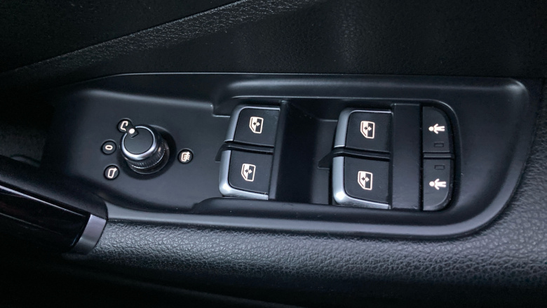 Audi Q2 30 TDI Black Edition 5dr S Tronic Diesel Estate